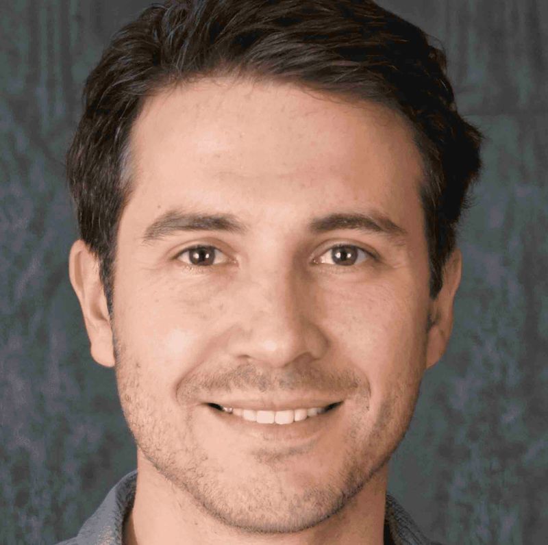 portrait head shot of Chris Taylor